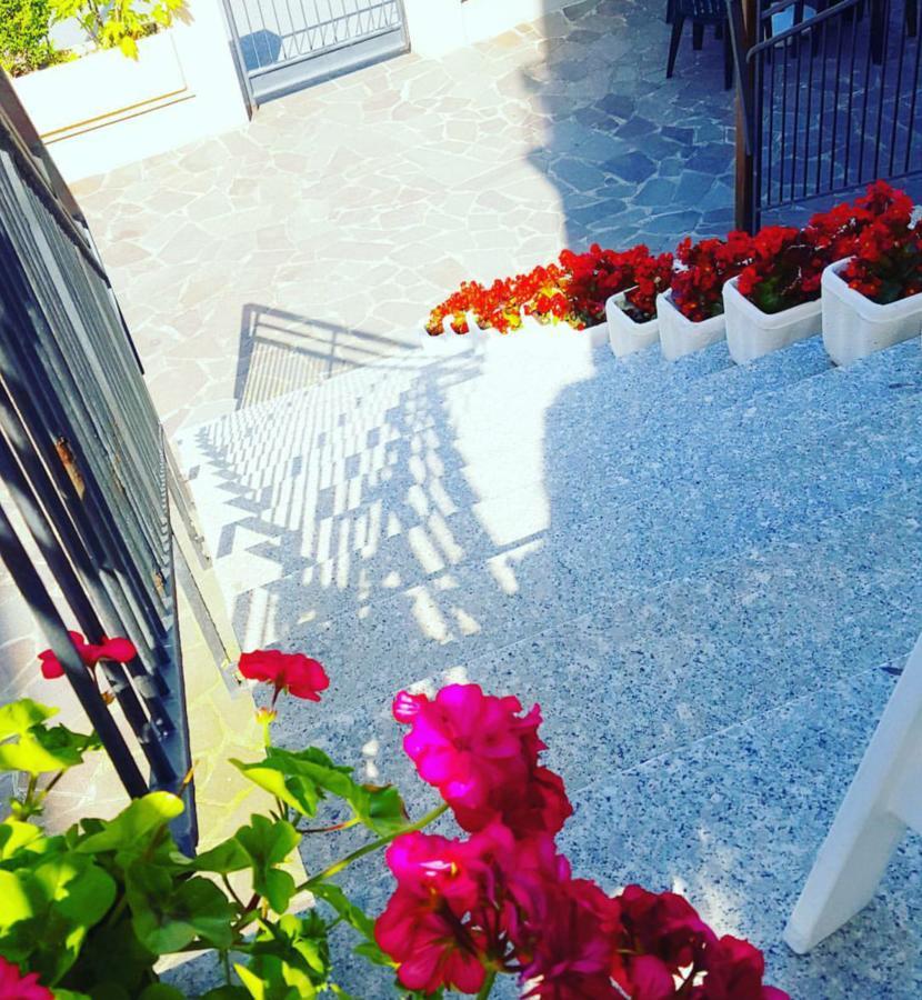 רימיני Hotel Moroni מראה חיצוני תמונה