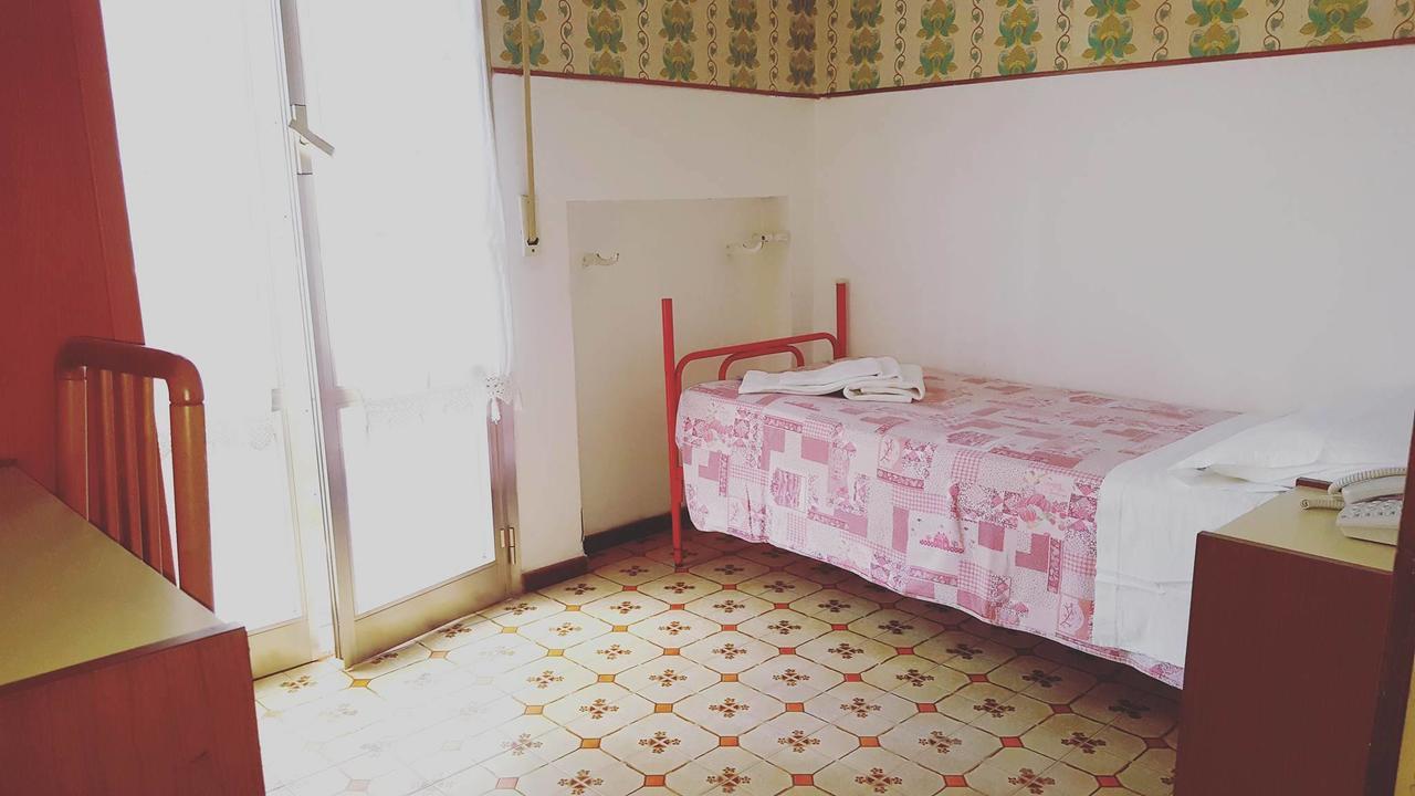 רימיני Hotel Moroni מראה חיצוני תמונה