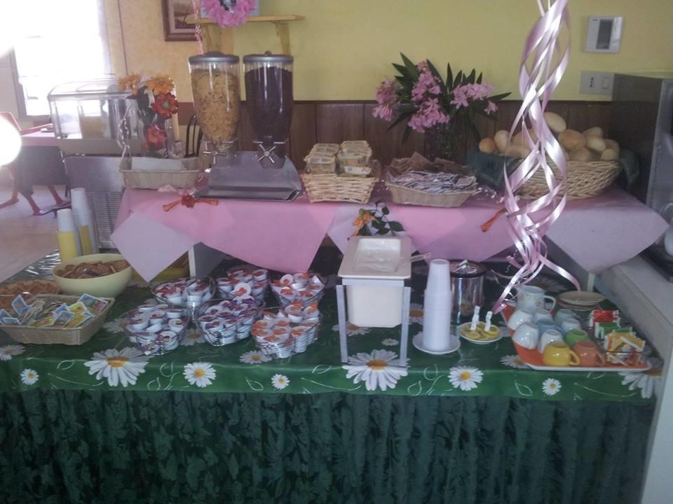 רימיני Hotel Moroni מראה חיצוני תמונה